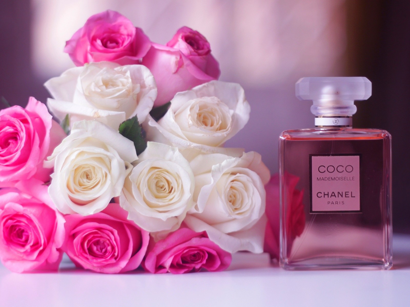 chanel-perfume-wallpaper-1